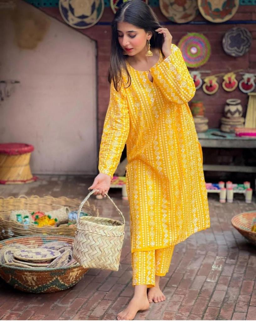 2 Pcs Women's Stitched Lawn Chunri Printed Suit