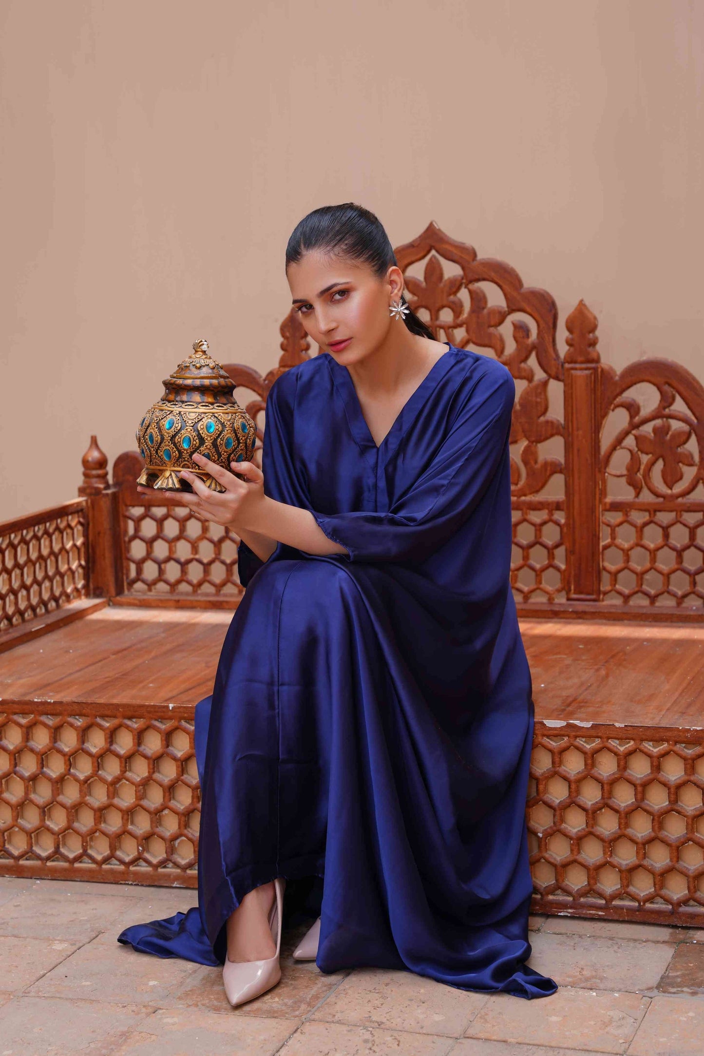1 Pc Women's Stitched Silk Plain Kaftan