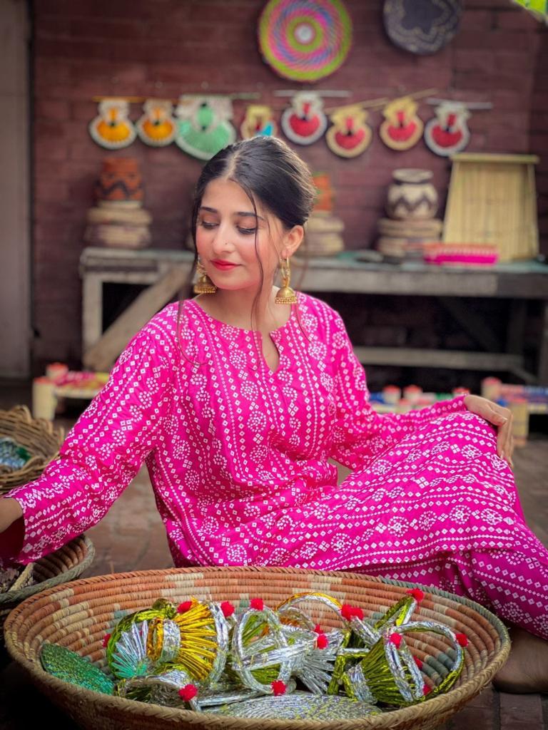 2 Pcs Women's Stitched Lawn Chunri Printed Suit