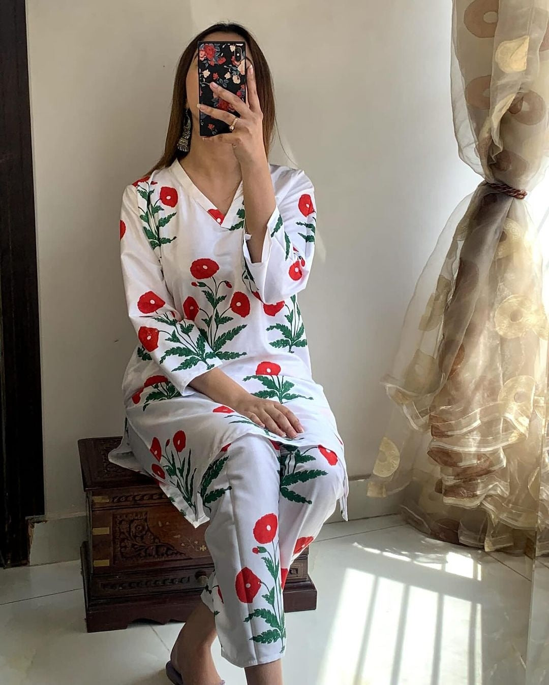 2 Pcs Women's Stitched Linen Printed Shirt and Trouser
