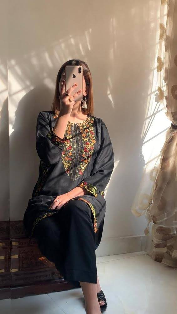 2 Pcs Women's Stitched Linen Embroidered Suit