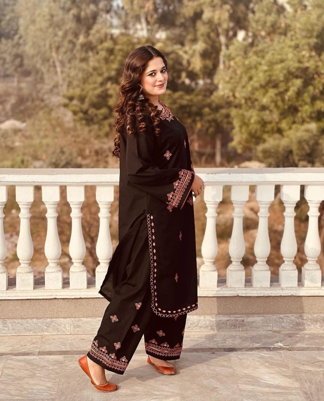 2 Pcs Women's Stitched Linen Embroidered Shirt and Trouser