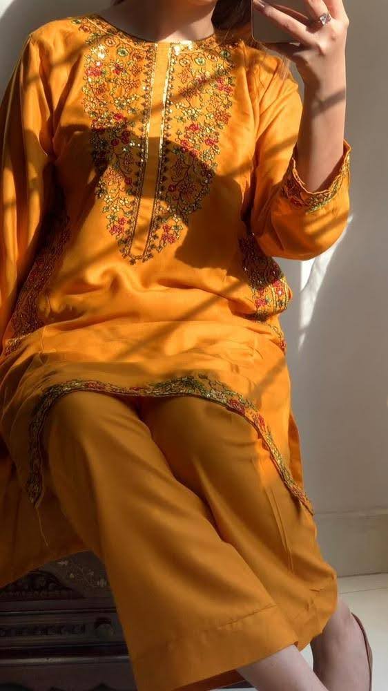 2 Pcs Women's Stitched Linen Embroidered Suit