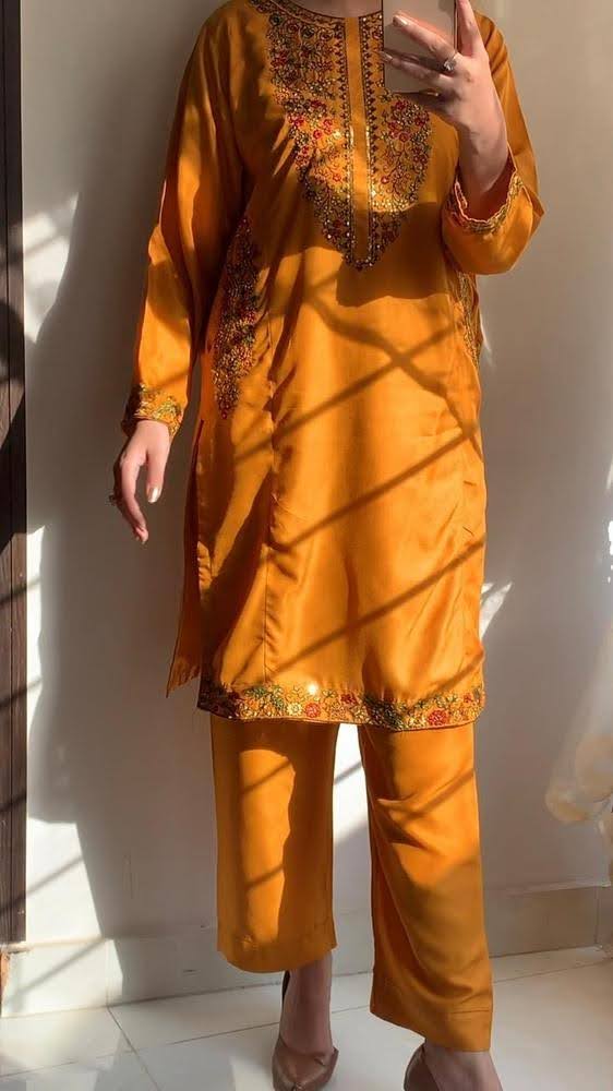 2 Pcs Women's Stitched Linen Embroidered Suit
